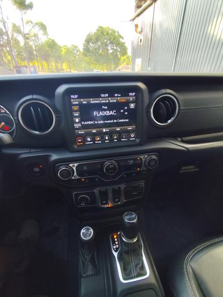 Jeep Wrangler Sahara