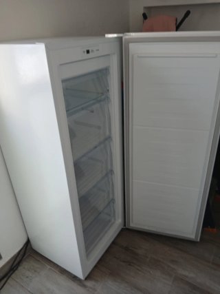 Congelador vertical Hisense