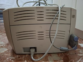 Impresora HP LaserJet 1000 Series Beige