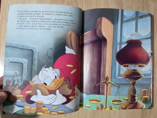 Clásico cuento Disney. "La Navidad de Mickey".