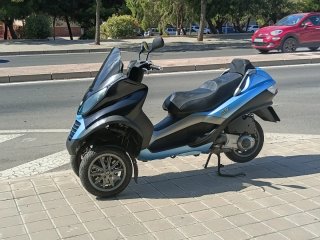 Piaggio MP3 125 año 2011 se conduce  carnet coche