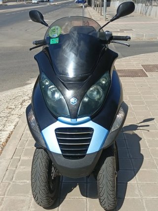 Piaggio MP3 125 año 2011 se conduce  carnet coche