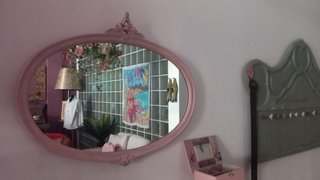 Mueble antiguo restaurado con espejo