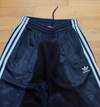 Pantalón chándal Adidas firebird oversize negro