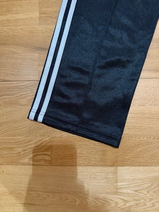 Pantalón chándal Adidas firebird oversize negro