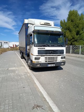 Camión Volvo FM7,290 cv 8 velocidades.