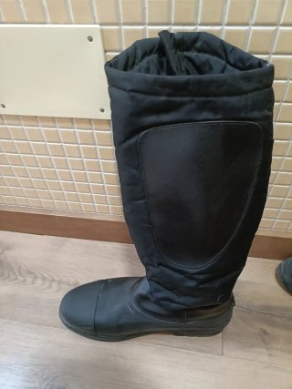 Equipación Hípica: Botas, Pantalón y Casco