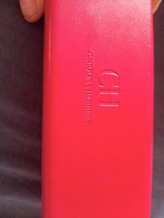 Funda de gafas CH Carolina Herrera roja.Como nueva
