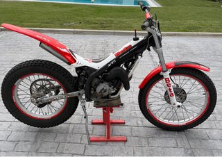 Beta Evo 80 Junior Trial Roja/Blanca