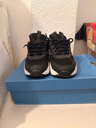 Zapatillas Dior B22 Negras y Blancas Nuevas