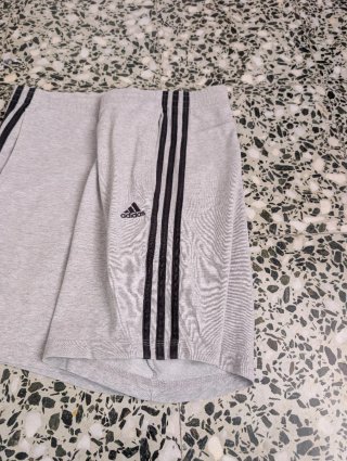Pantalones cortos Adidas grises