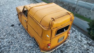 Réplica Carro Antigo Amarelo Chapa