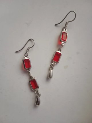 Pendientes largos plata y cristal rojo