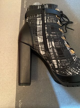 Botines ShoeDazzle negros y grises talla 38