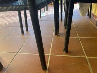 1 mesa y 6 sillas de terraza
