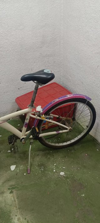 Bicicleta BTwin con cesta