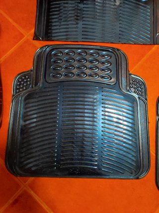 Set Tappeti Auto Universali in Gomma PVC - Blu Met