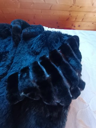 Abrigo de pelo negro
