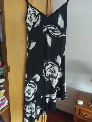 Vestido Kaidal Negro y Blanco Estampado Flores