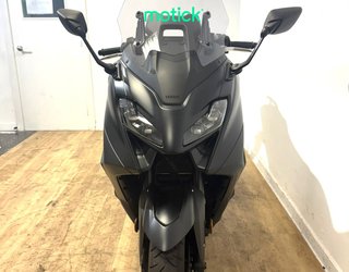 YAMAHA TMAX 560