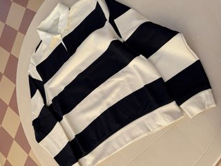 Jersey de rayas azul marino y blanco