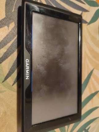 GPS Garmin con cargador de coche