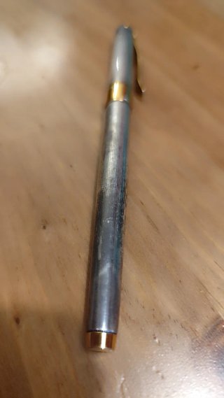 Bolígrafo Maxim's París Plata y Oro