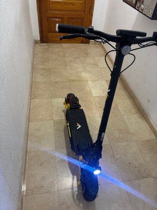 Patinete eléctrico casi sin uso
