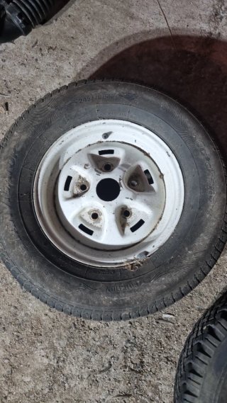 5 llantas land rover calzadas