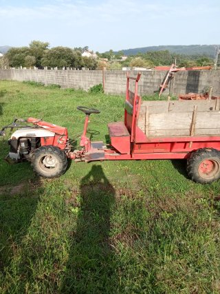 Motocultor con remolque de traccion