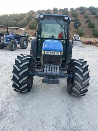 New Holland TN75F Tractor