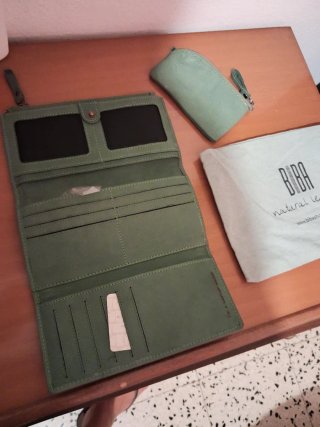 Dos carteras mas bolso bandolera cuero