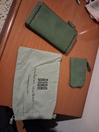 Dos carteras mas bolso bandolera cuero