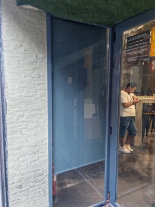 Puerta de aluminio