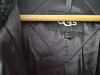 Chaquetón UGG Negro Borreguito