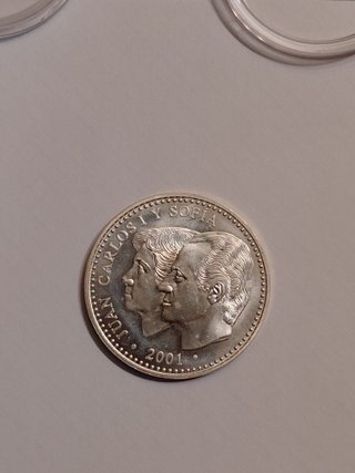 Moneda Plata AÑO 2001 - 18g. LEER