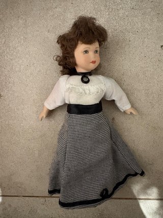 Collezione di bambole in ceramica