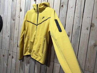 SUDADERA NIKE TECH AMARILLA XL