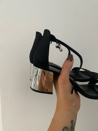 Sandalias Bershka tacón plata