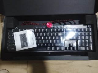 Teclado Gaming AOC AGK700 RGB Retroiluminado
