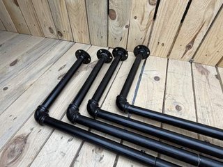 LOTE 4 PERCHEROS NEGROS 90X30X10CM