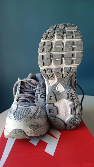 Zapatillas Nike Air Max Moto 2K Gris/Blanco