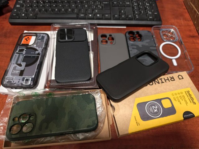 Fundas iPhone 16 Pro originales variados