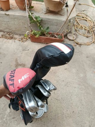 Set de golf completo listo para salir al campo