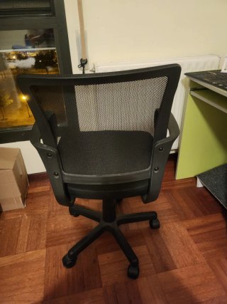 Silla de oficina ergonómica negra