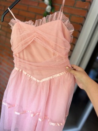 Vestido coral tul volantes