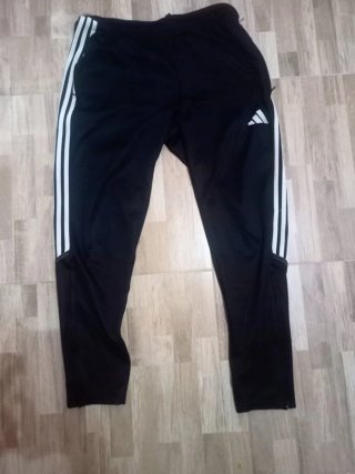 Pantalón Adidas Negro