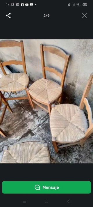 Juego de 5 sillas de madera y mimbre