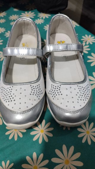 Zapatos niña plateados con brillantes