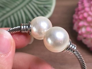Brazalete rígido trenzado perlas vintage (Num. 1)